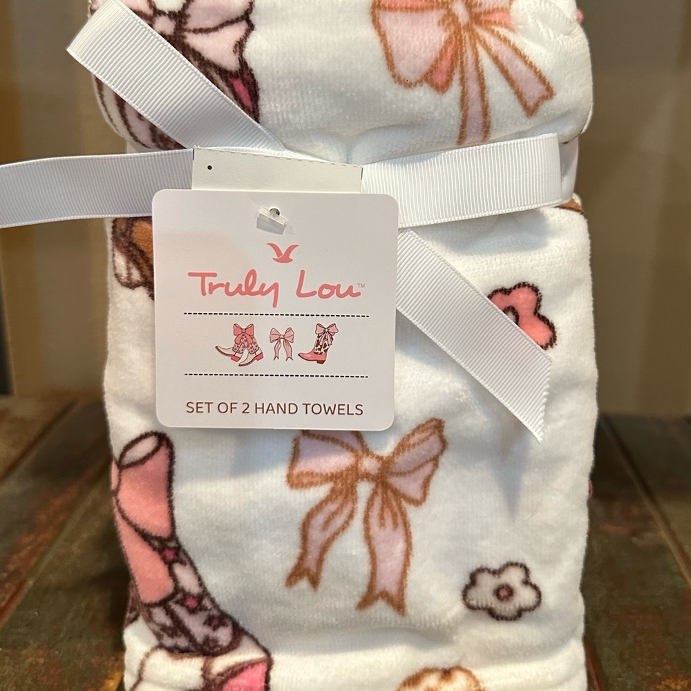 Truly Lou Boots & Bows Print Hand Towels